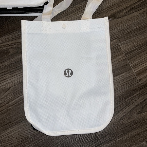 Lululemon bags Lot of 3 - Picture 4 of 6